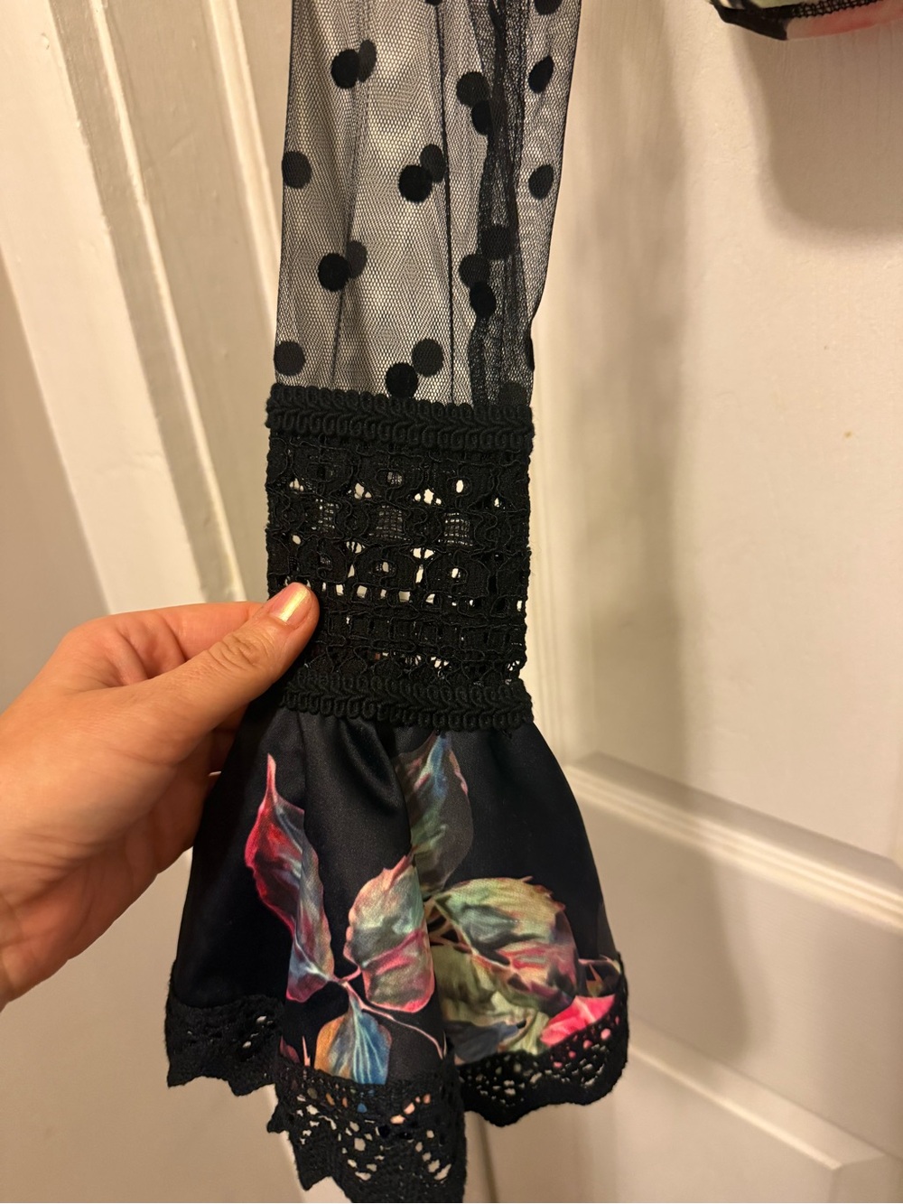 Flirty Black Floral Crop Top - Picture 3 of 9